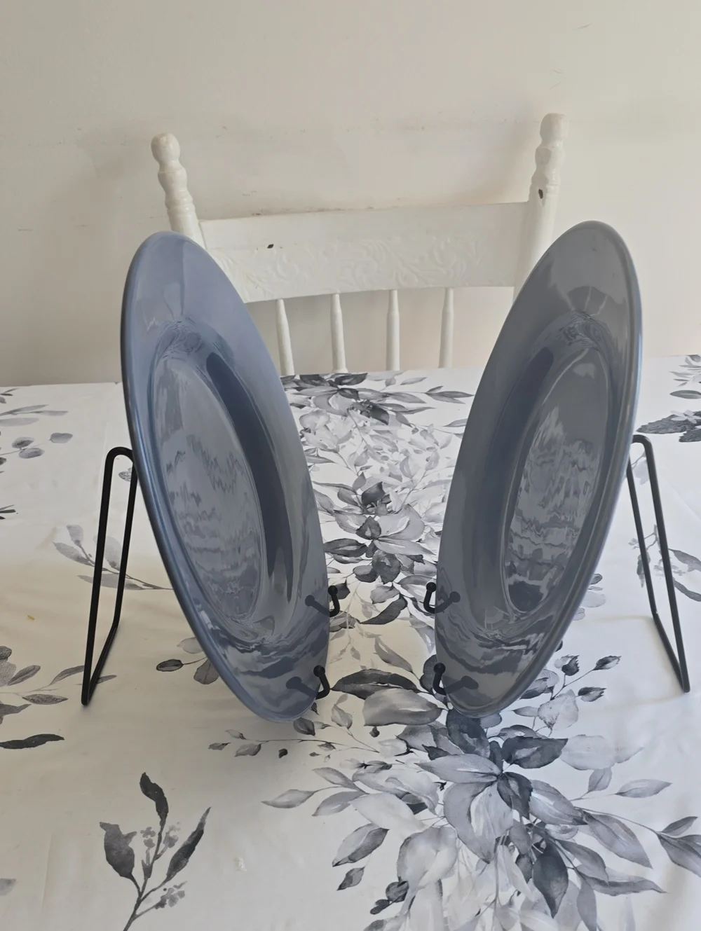 Vintage Pottery Barn Set Of 2 Sausalito Blue Dinner Plates Chargers 12